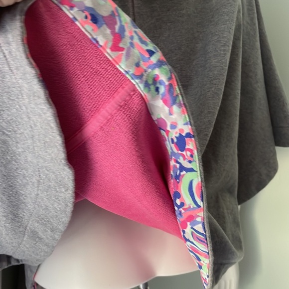 LILLY PULITZER LUXLETIC HOODED PONCHO - Picture 8 of 9